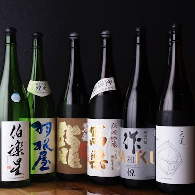 お寿司の旨さを引き立てる銘酒も充実。希少なワインもぜひ。