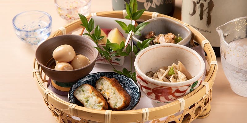 【くずし割烹・竹】名物おばんざい盛りや刺身、肉料理など全7品