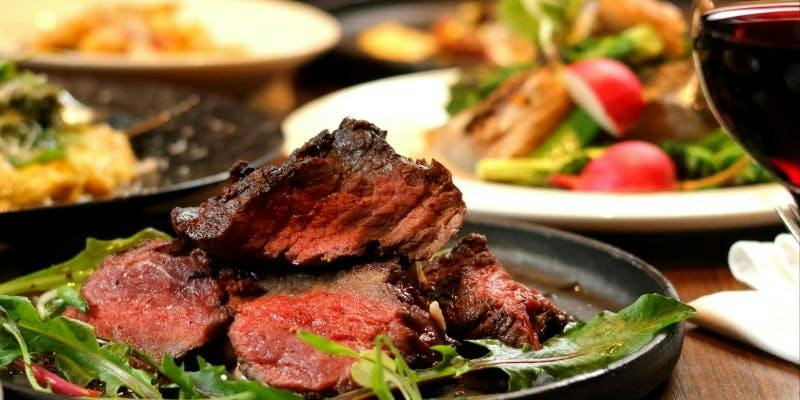 Pub & Grill 7 TAPS TAVERN ���s�w