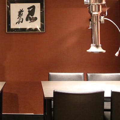 落ち着いた空間で肉割烹料理に舌鼓