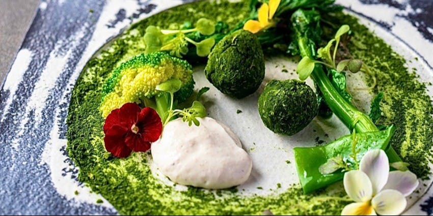ἶ7Ἢ野菜の美食ἴὡἂ 完全予約制のカウンターで堪能する野菜たっぷりの美食のフレンチ