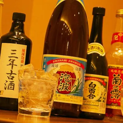 厳選された沖縄の黒糖焼酎と日本酒