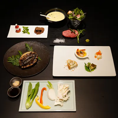 店主こだわりの逸品を堪能。四季折々の旬を味わう至極のコース料理