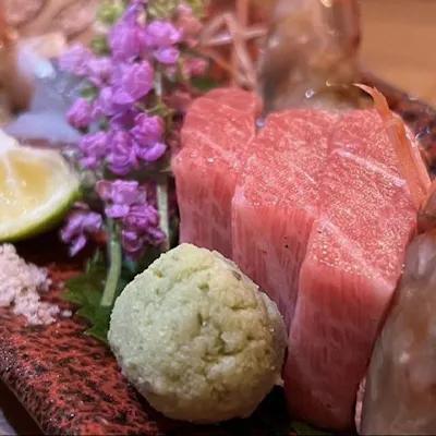 希少な日本酒と絶品料理を楽しめる、大人のための居酒屋