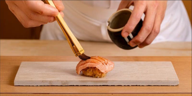 ランチ　おまかせ握りと天冨良会席【桜】