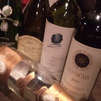 いろいろな国のワインを取り揃えております