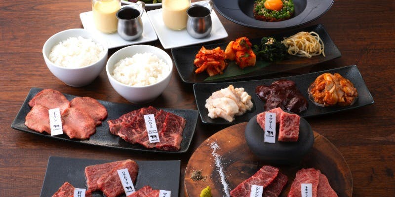 【2025忘年会】上タン・上ハラミ・和牛3種盛り合わせなど全10皿