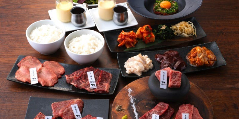 【2025忘年会】上タン・上ハラミ・和牛3種盛り合わせなど全10皿