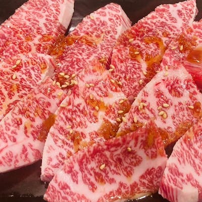 黒毛和牛タン3種とハラミで贅沢な焼肉体験