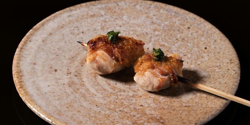 宵月（よいづき）コース　　前菜から小皿料理、焼鳥をメインとしたコース。焼鳥と旬の野菜を堪能
