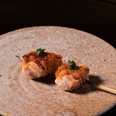 匠の技と炭火の力が生む、究極の一串