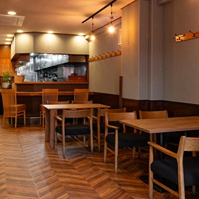 最大25名までご宴会に対応出来る、お座敷の完全個室を完備。