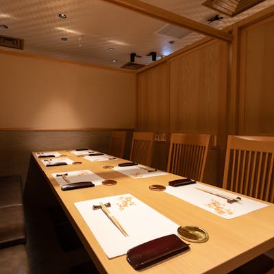 落ち着いた上質空間で贅沢なひとときを