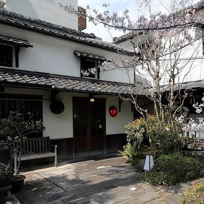 歴史を感じる趣ある落ち着いた空間。