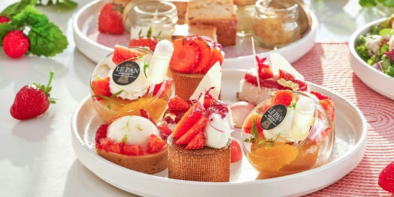 （店内席）ストロベリーアフタヌーンティー＋グラスシャンパーニュ付き（店内席）