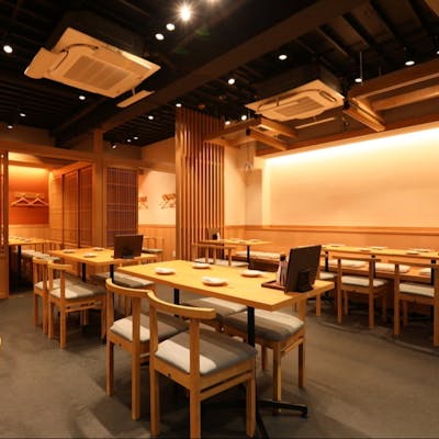 少人数からご宴会まで、様々なシーンでご利用ください。