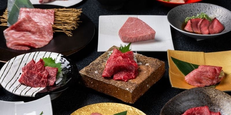 18000円【肉割烹コース】名物の雲丹ユッケやステーキサンドなど、自慢の逸品を堪能できるオススメプラン