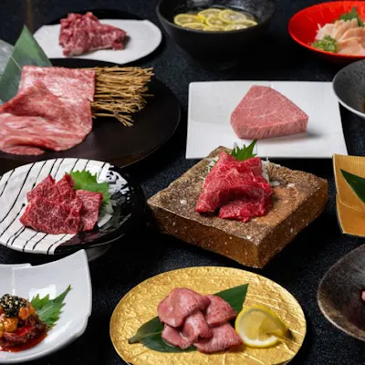 目の前で焼き上がるA5和牛の臨場感
