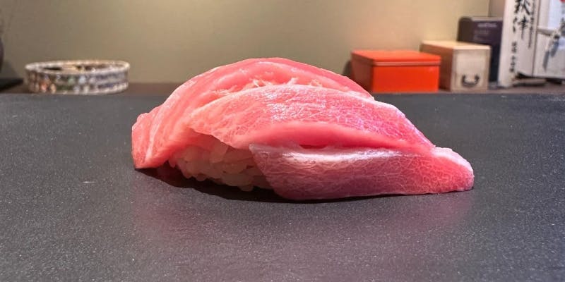 おまかせ（ディナーコースをランチにて）全17品（コース料金14,300円＋サービス料）