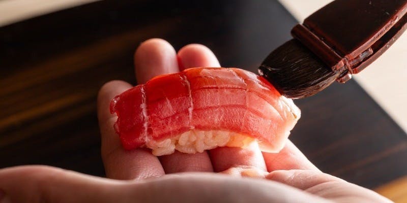 【おまかせコース】職人の技術が光る上質な鮨13貫や厳選食材を活かした一品料理に舌鼓　17品