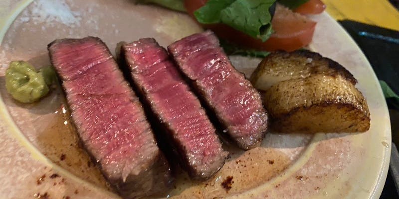 シェフ厳選コース：バラエティ豊かな素材を活かした一皿