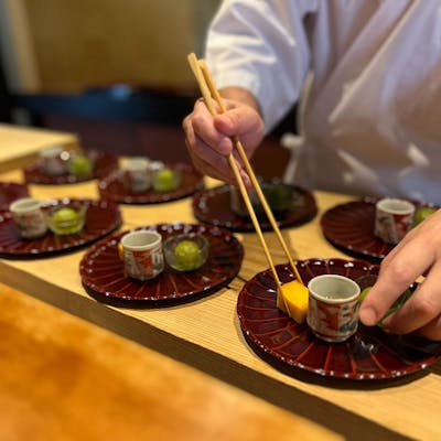 懐石と美しい食器の世界へ