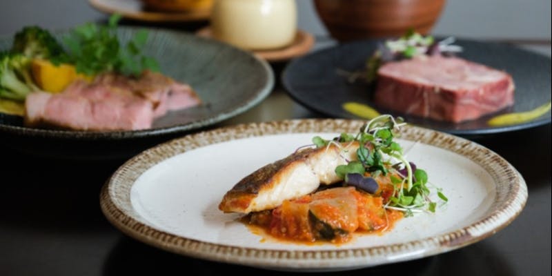 ディナーコース　冷製 温製オードブル含む8品