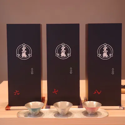全国各地から取り寄せた日本酒と、食事のマリアージュを堪能