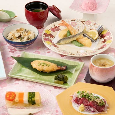 湯葉と豆腐にこだわった、彩りあふれる懐石料理
