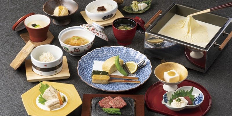 【梅の花懐石 極 きわみ】黒毛和牛と銀だらの西京焼きが選べる懐石（鍋物：引き上げ湯葉）