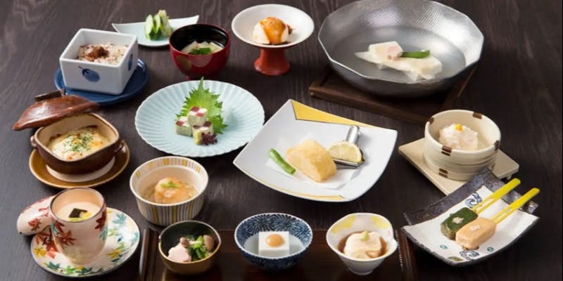 【梅の花懐石】梅の花の魅力が集結した創作懐石 全14品（鍋物：湯豆腐）