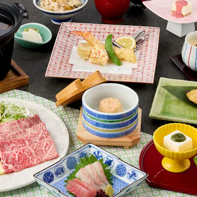 湯葉と豆腐にこだわった、彩りあふれる懐石料理