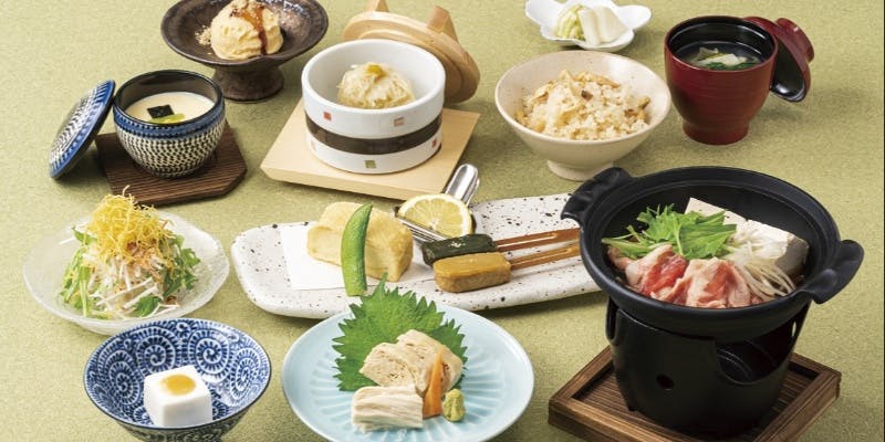 【牛すき膳】優しい味付けの牛すき煮が楽しめるお手軽膳 全12品（平日のみ）