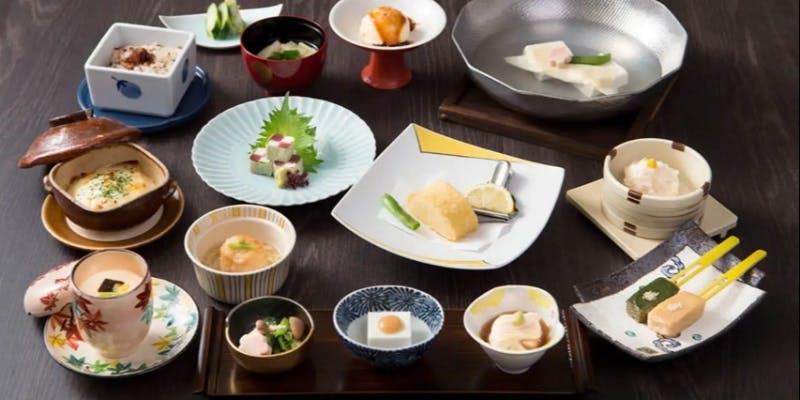 【梅の花懐石】梅の花の魅力が集結した創作懐石 全14品（鍋物/湯豆腐）