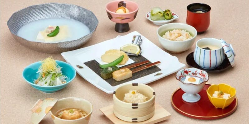 【彩ランチ】とろりととろける湯豆腐が付いたランチ 全11品　平日（月～金）大広間予約可能（平日限定）