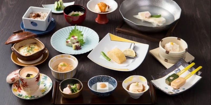 【梅の花懐石】梅の花の魅力が集結した創作懐石 全14品（鍋物/湯豆腐）