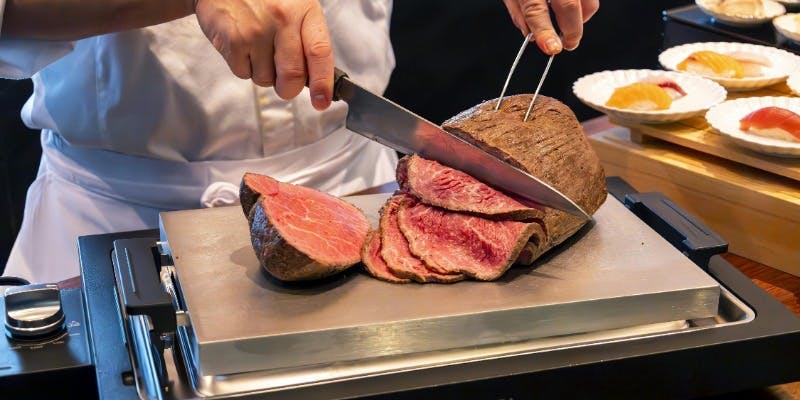 ＜ディナー＞【12月30日から1月3日限定】 和洋折衷の逸品がずらりと並ぶ年末年始特別ディナービュッフェ 