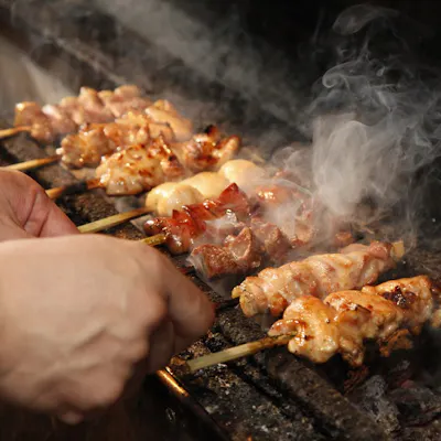 厳選素材を活かした、極上の焼き鳥の味わい