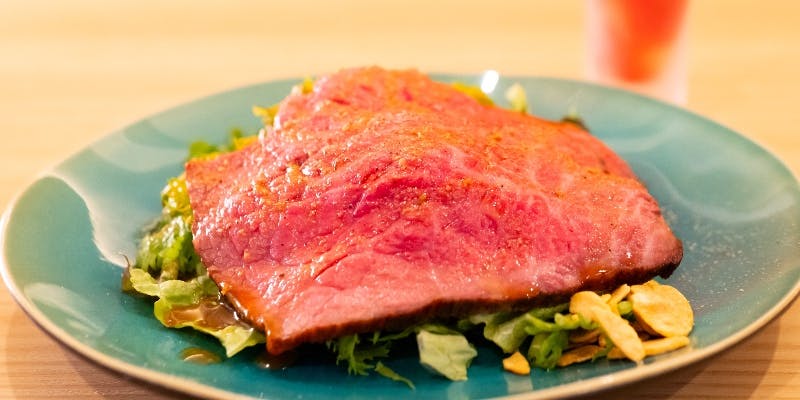 【一休限定コース】前菜、季節の逸品、熟成和牛ローストビーフ、〆の逸品など全6品＋乾杯ドリンク付