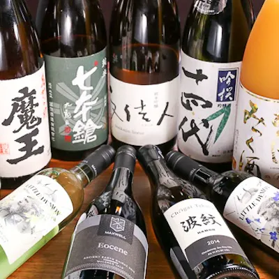 焼き鳥と愉しむこだわりのワインのほか多種類のアルコールをご用意