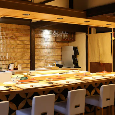 趣のある隠れ家鮨屋 存在感をしっかりと示すいぶき。趣のある隠れ家鮨屋