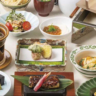 湯葉と豆腐にこだわった、彩りあふれる懐石料理