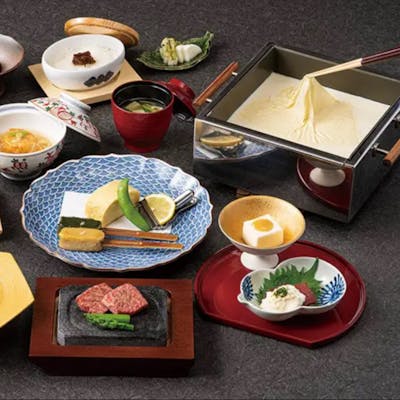 湯葉と豆腐にこだわった、彩り