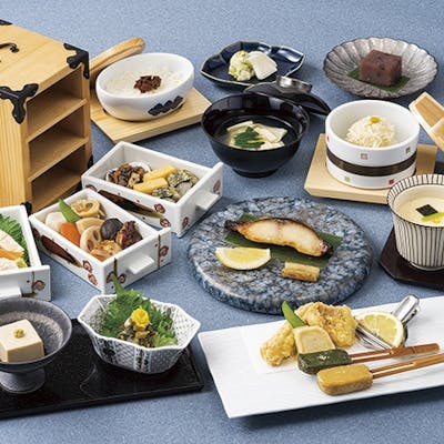 湯葉と豆腐にこだわった、彩りあふれる懐石料理