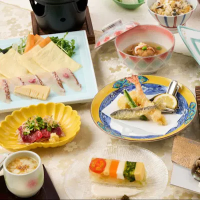 湯葉と豆腐にこだわった、彩りあふれる懐石料理