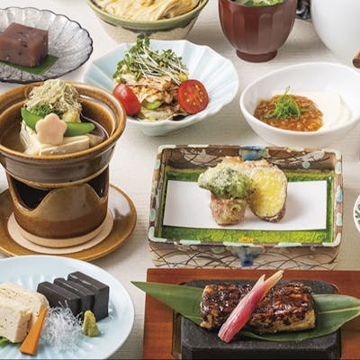 湯葉と豆腐にこだわった、彩りあふれる懐石料理