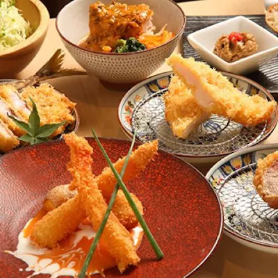 旬の食材を使ったフライを堪能。逸品揃いのディナーコース
