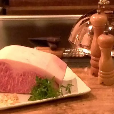 時間をかけて仕上げる、極上の逸品をコースやアラカルトで