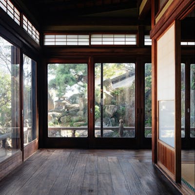 洗練された建築、全室個室で優雅なひとときをお過ごしください。