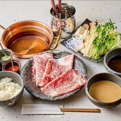 2種類のタレやこだわりの地元食材を使用。ランチはボリューム満点